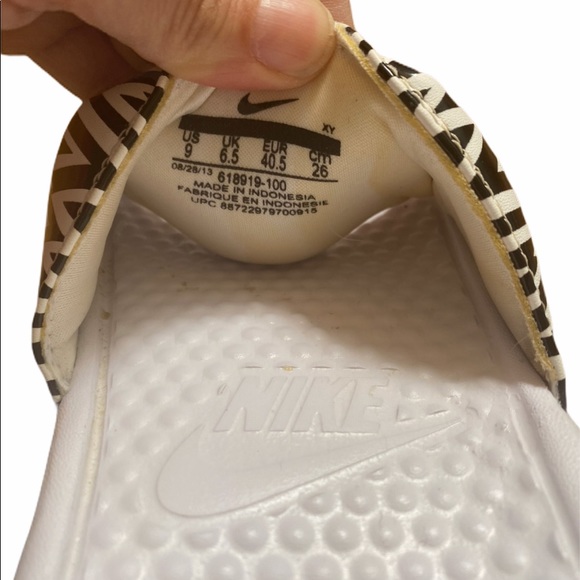 Nike Slides Size 9 - Picture 7 of 7